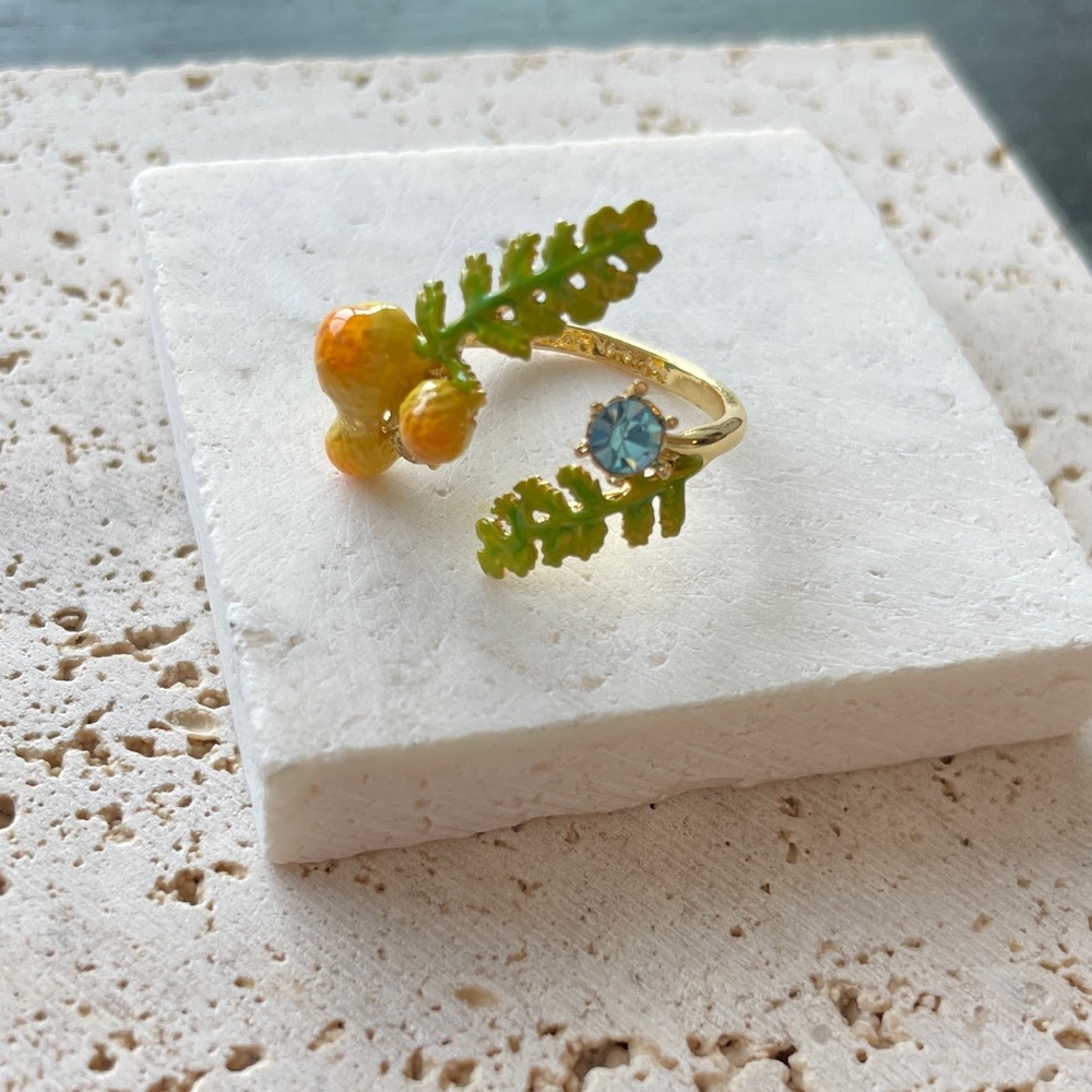 Les NEREIDES Gold and Green Floral Ring